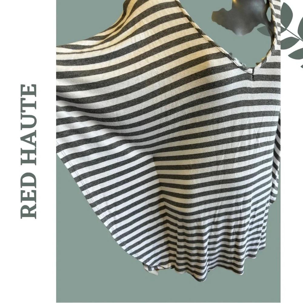 Red Haute Stripe Grey White Knit Top Batwing Sleeves V Neck Size Medium - Picture 5 of 6